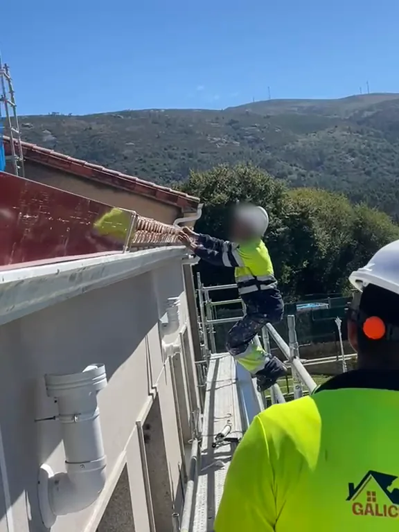 Remate del alero en una cubierta de teja