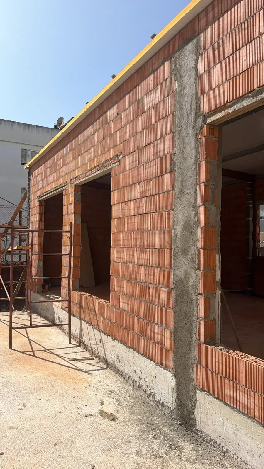 Fábrica de ladrillo ejecutada en una vivienda de obra nueva